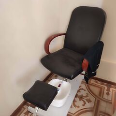 Ոտնահարդարման աթոռ