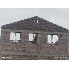 Տների կառուցում հիմքից