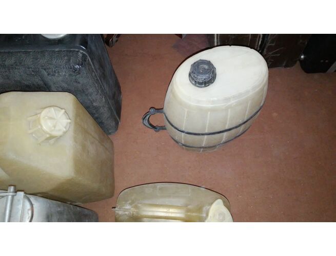 Տարբեր տեսակի բազմաթիվ տարաներ, 23 image