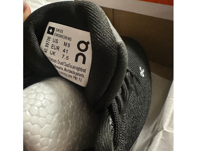 On Cloudsurfer Black/White Sneakers, 4 image
