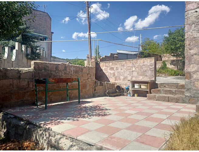 Վաճառվում է երկհարկանի քարե տուն, 4 image