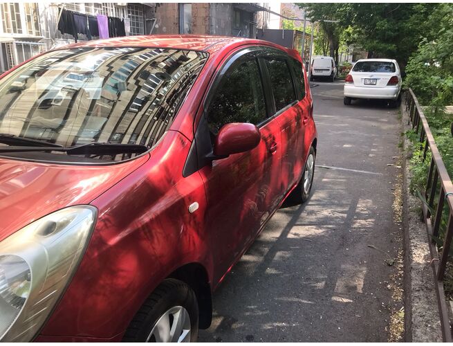 Վաճառումեմ Nissan Nout շատ լավ թարմ մեքենաե 2005 թիվ չունի ոչմի խնդիր կարօպեք զանգել մնացաց հառցերի համար, изображение 4 - gortsarq.am