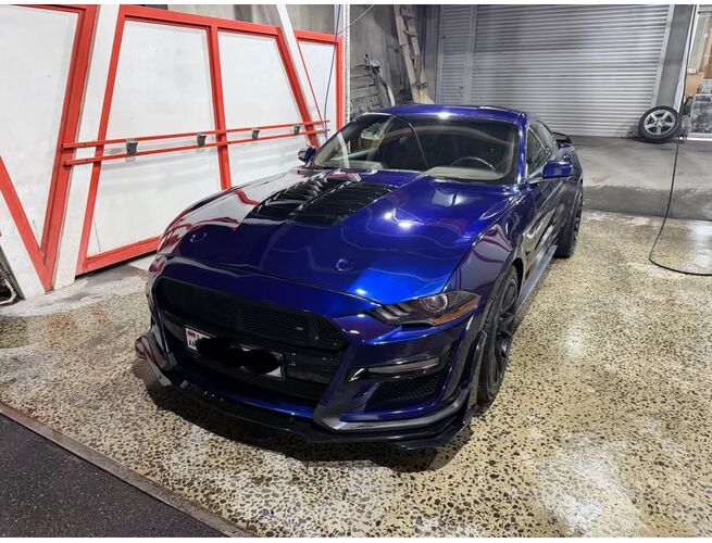 Ford Mustang մոդելի սպորտային մեքենա՝ վերափոխված կամ համալրված Shelby GT500-ի ագրեսիվ թյունինգային փաթեթով, 3 image