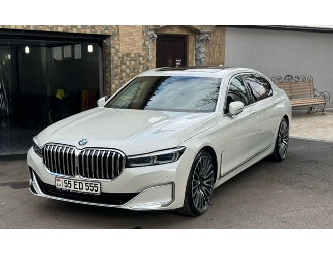 Վաճառվում է BMW 740 LI
