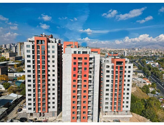 Վաճառվում է բնակարան նորակառույց շենքում
